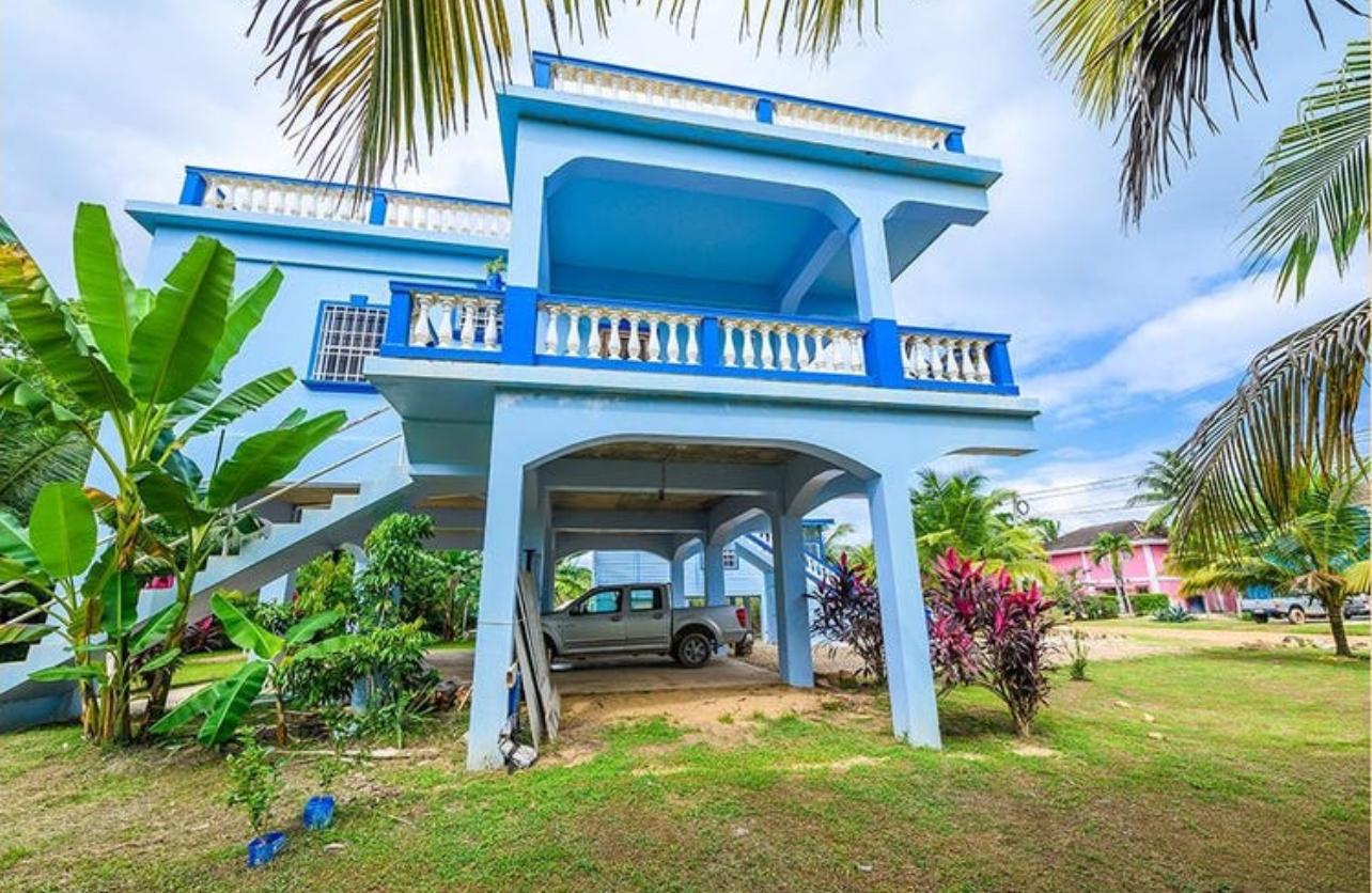 H3006 - Tropical Oceanview Retreat – Turnkey Home with Income Producing Cabana — photo 4