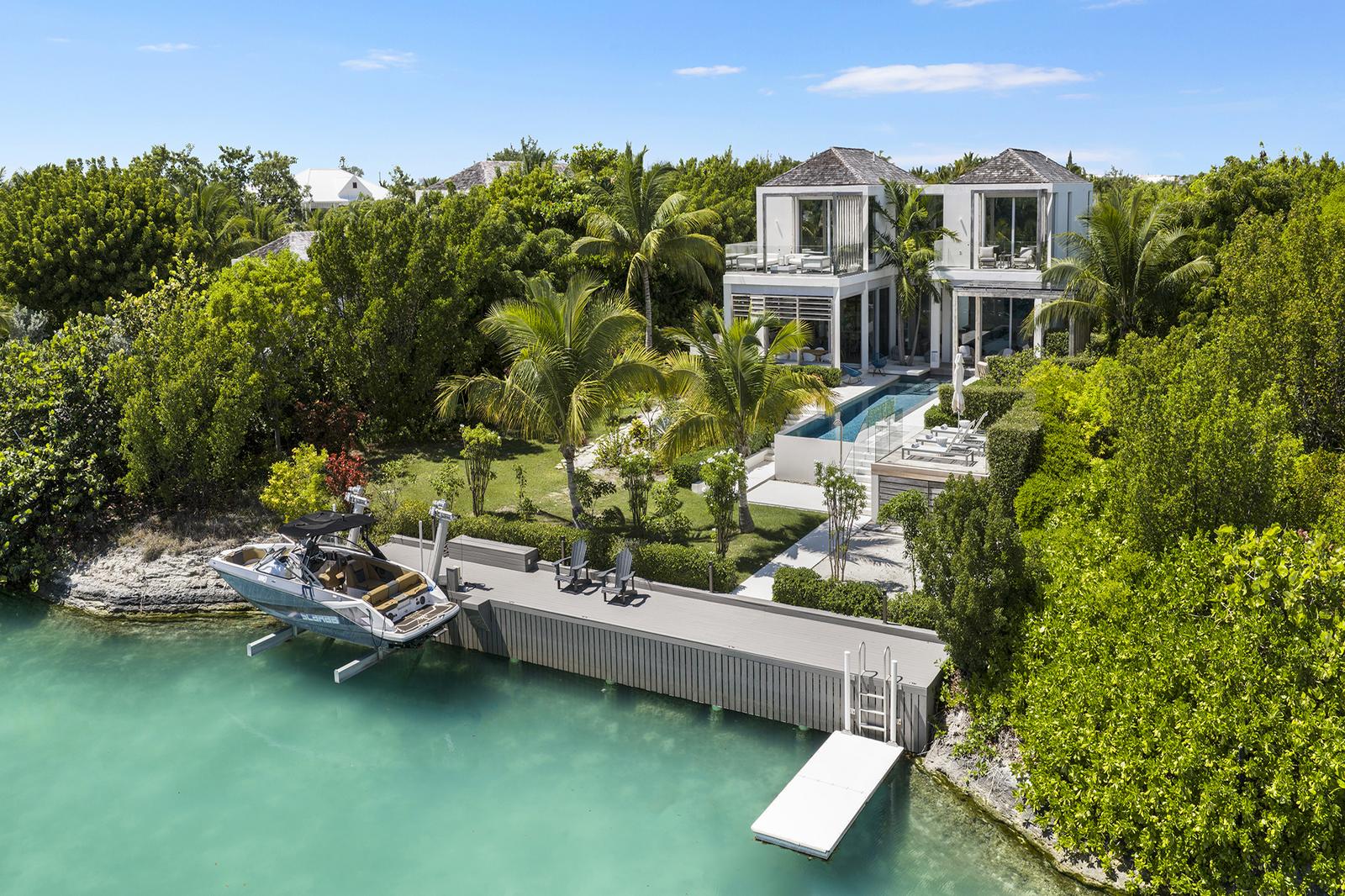 4 Bedroom Luxury Canal-front Home for Sale, Blue Cay Estate 7, Leeward, Providenciales, Turks and Caicos — photo 1