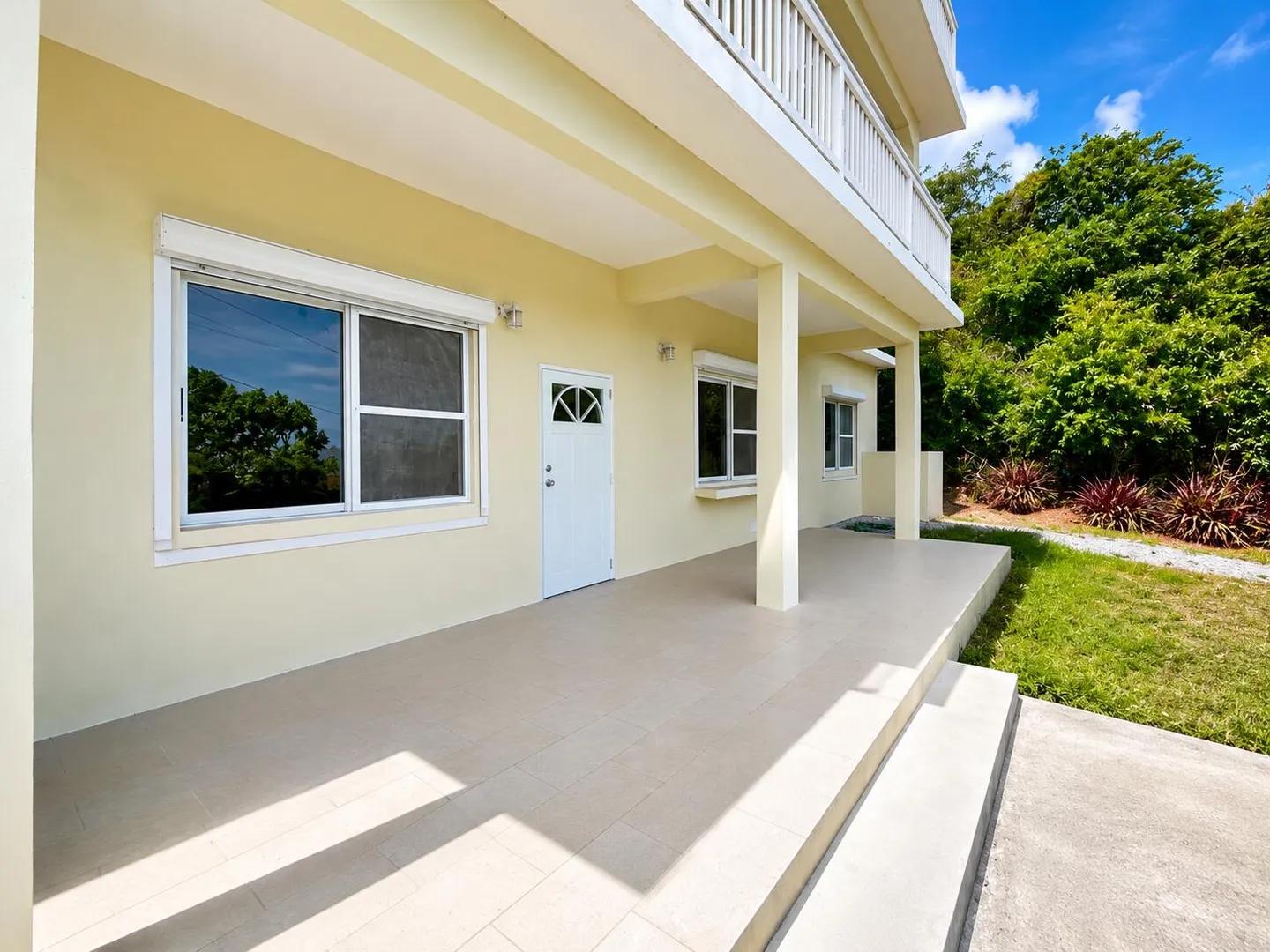 2 Bed, 2 Bath Apartment in Quarter West End — photo 1