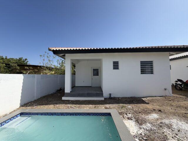 New-build bungalow with pool on a small-scale resort in Santa Catharina for sale — photo 4