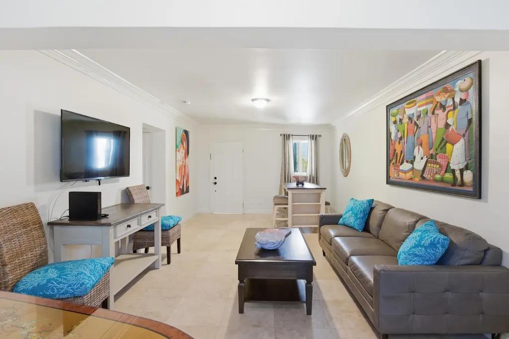 1-bedroom condo in Nassau Street Town Court, Paradise Island — photo 4