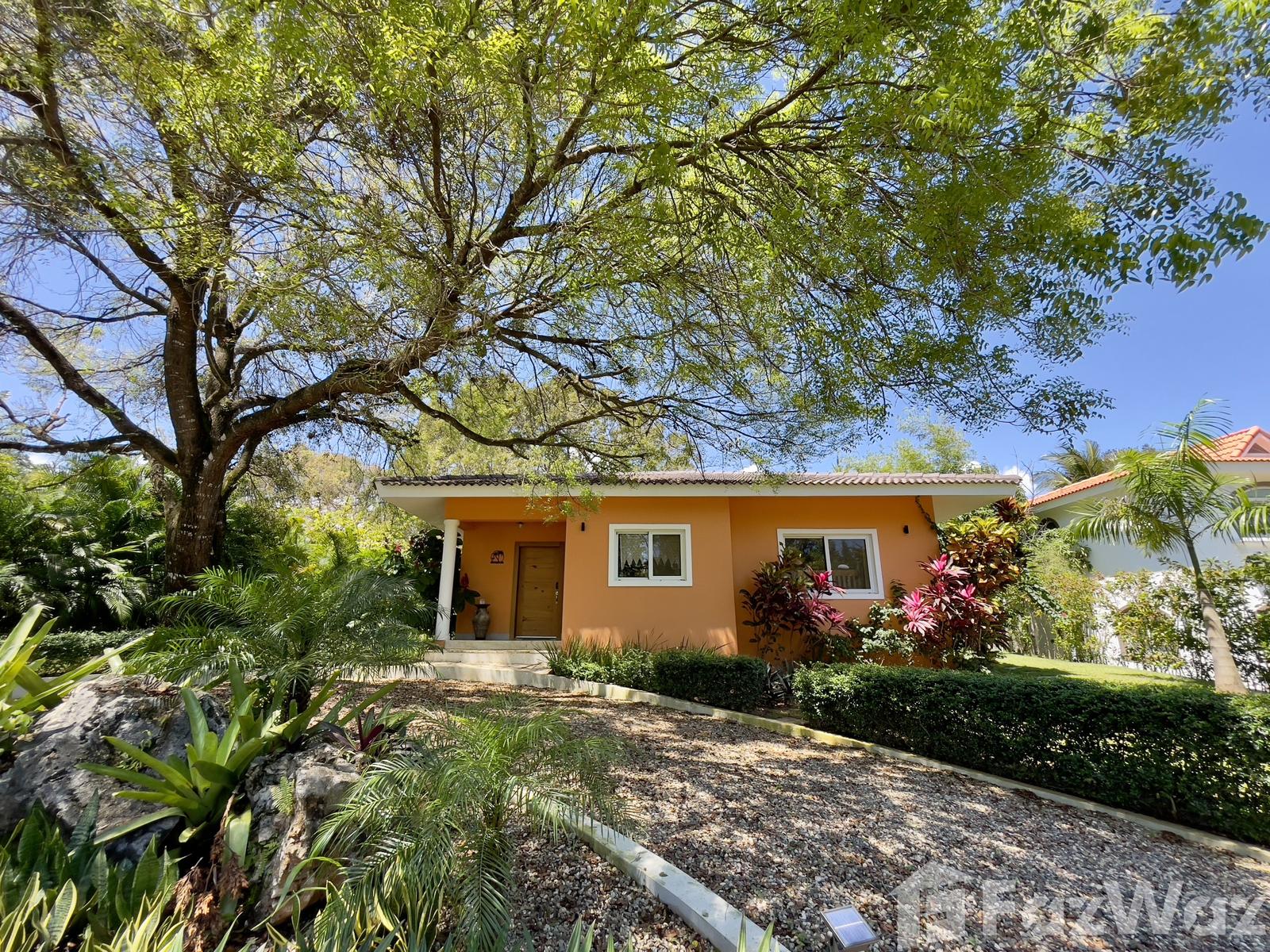 Charming Single-Level Villa with Pool - Gated Community — photo 5