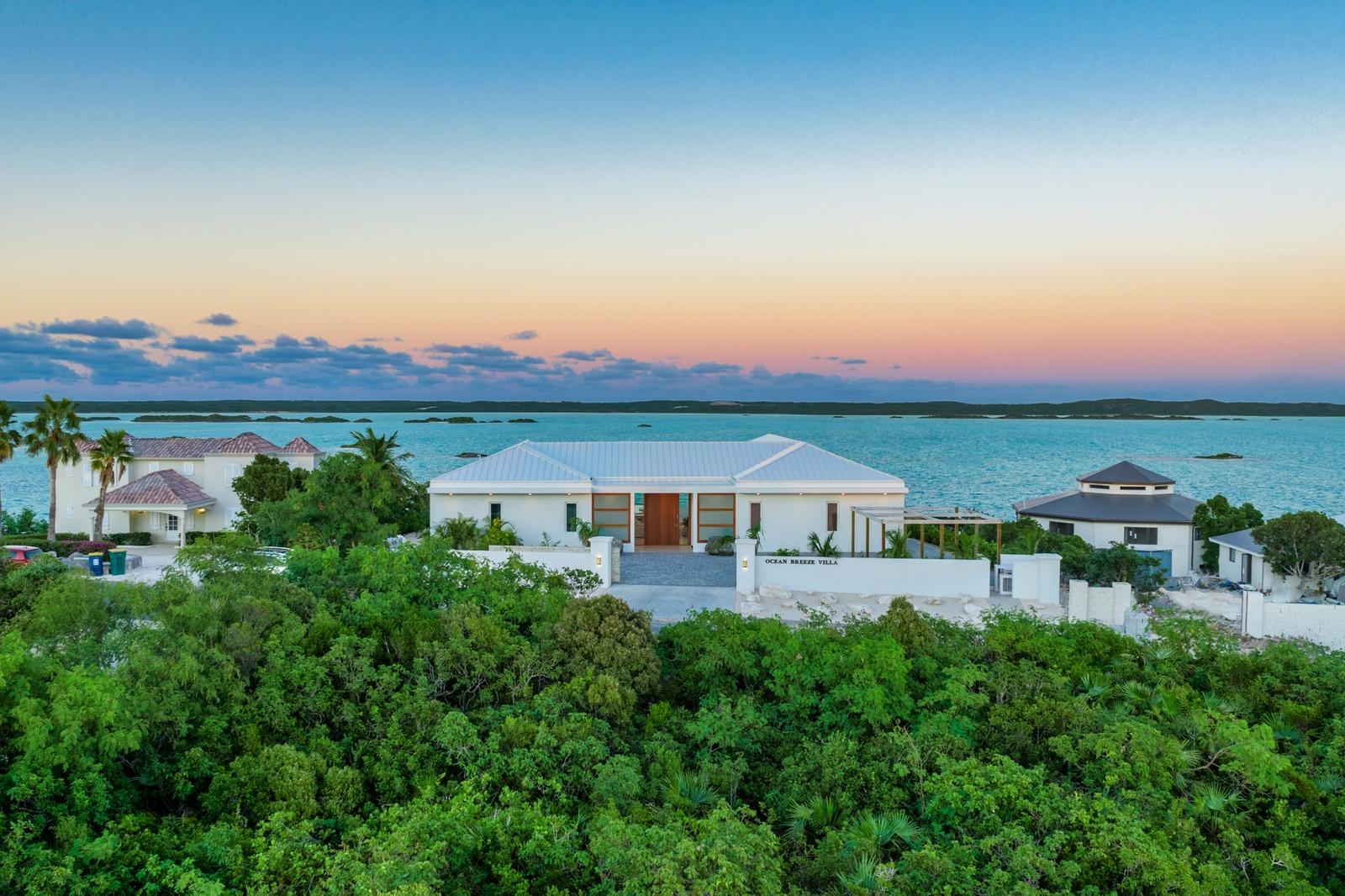 5-bedroom waterfront villa in Chalk Sound, Providenciales — photo 5