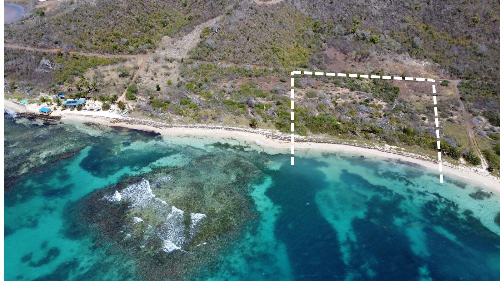 1.5 Acre Beachfront Lot for Sale, Windward Bay, Mayreau, Grenadines — photo 2