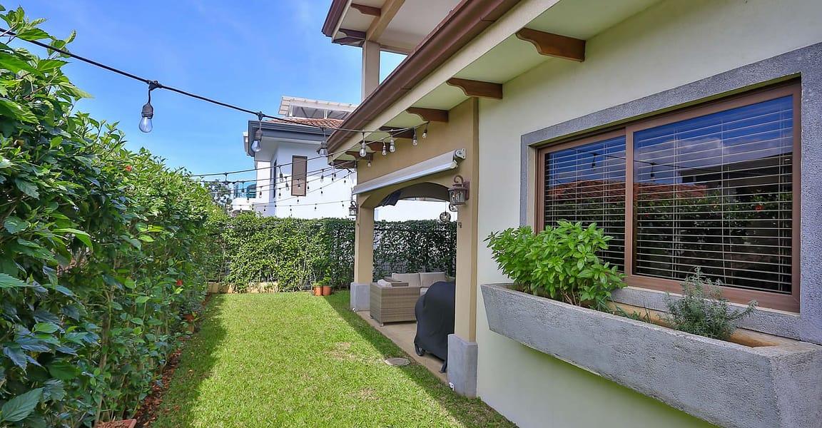 4 Bedroom Home for Sale in Francosta, Heredia, Costa Rica — photo 2