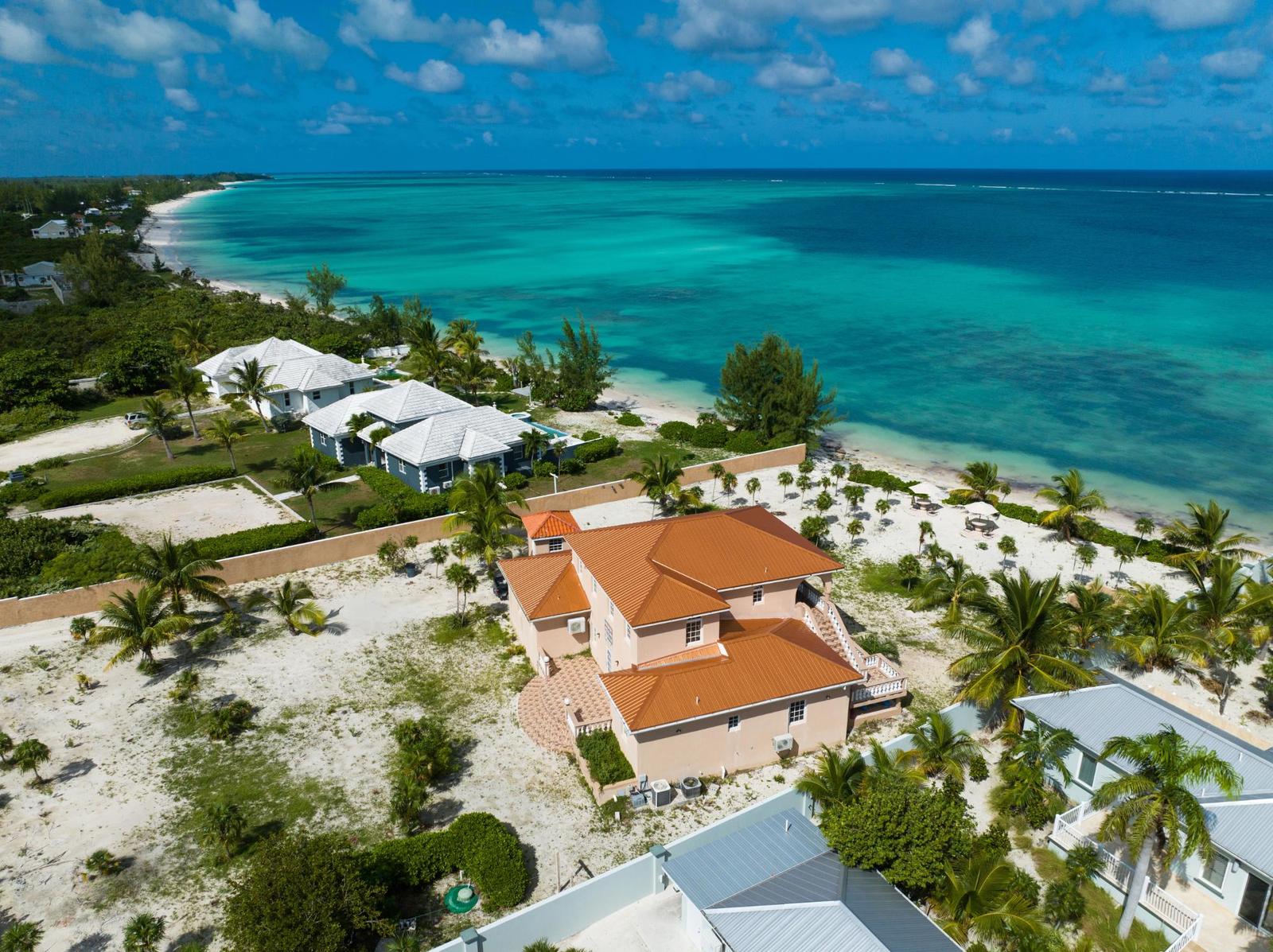 GOLDEN PELICAN VILLA — photo 1