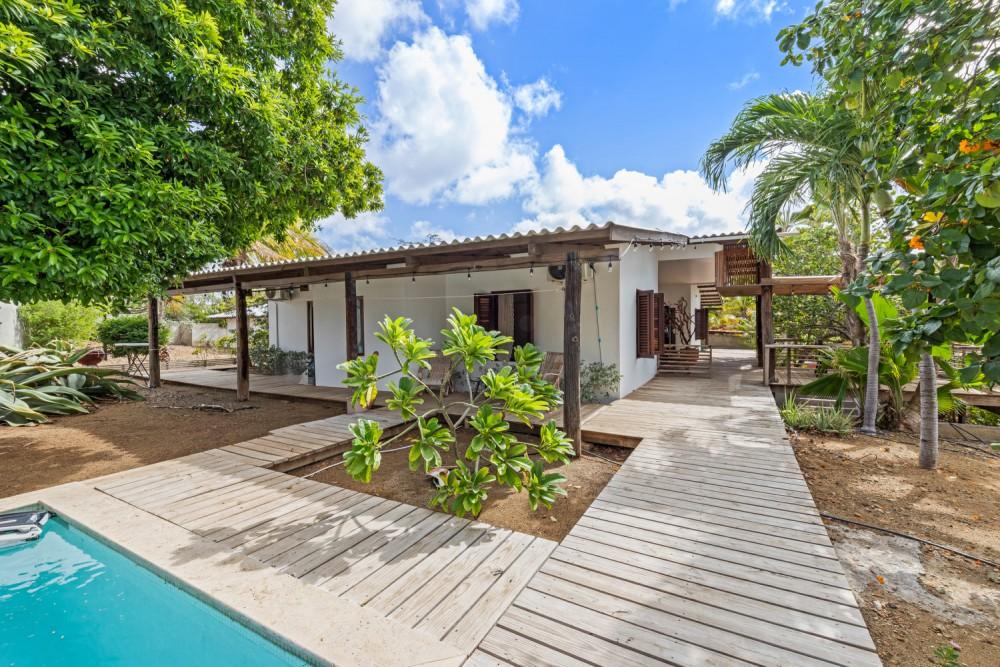 Renovated Tropical Home with Peace and Privacy in Jan Thiel — photo 2