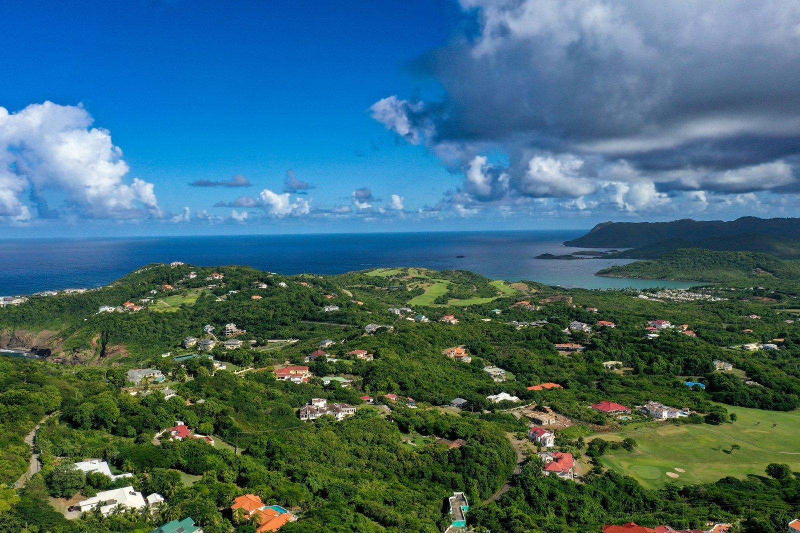 0.93-acre land lot in Golf Park, Cap Estate, Saint Lucia — photo 5