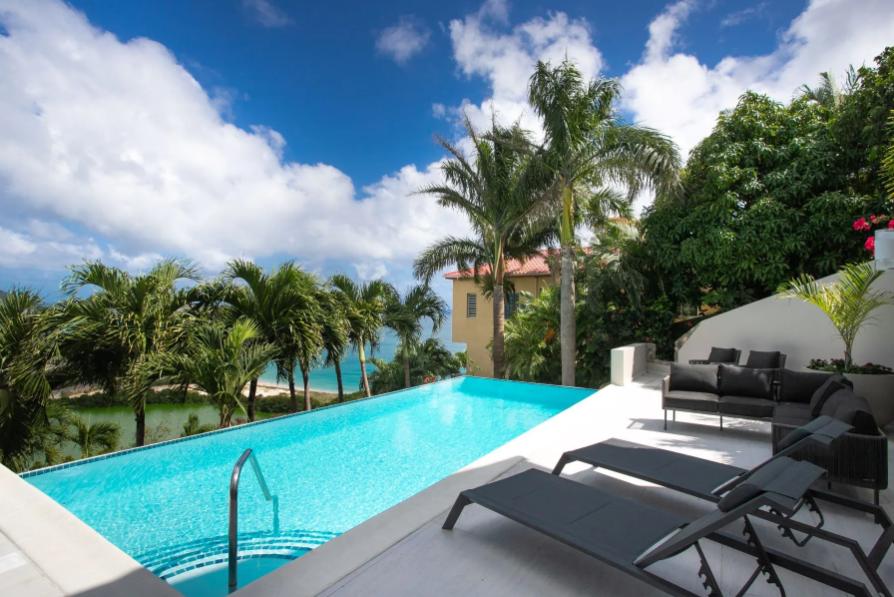 Villa Beethoven 5BR in Cay Hill — photo 1