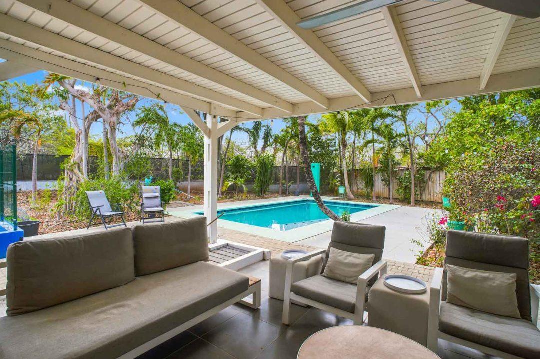 Spacious tropical villa with guest studio in Julianadorp — photo 5