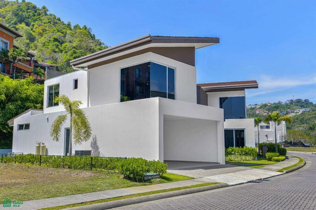 Newly built 5 bedroom home in Del Bosque, Los Suenos Resort, Jaco, Costa Rica — photo 1