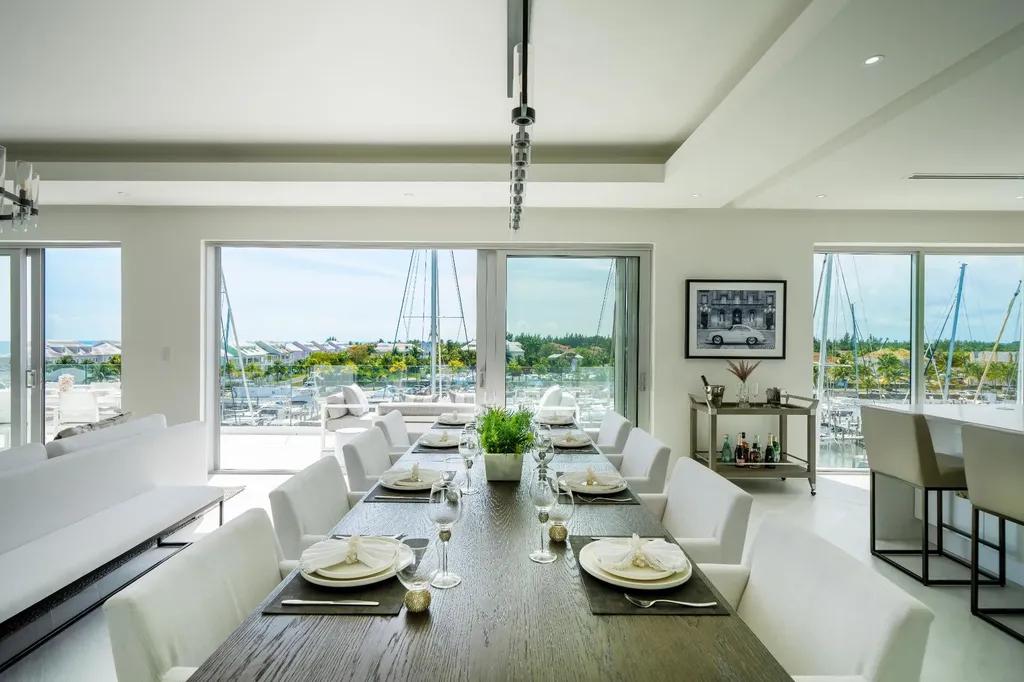 3-bedroom penthouse in Palm Cay, Nassau — photo 1