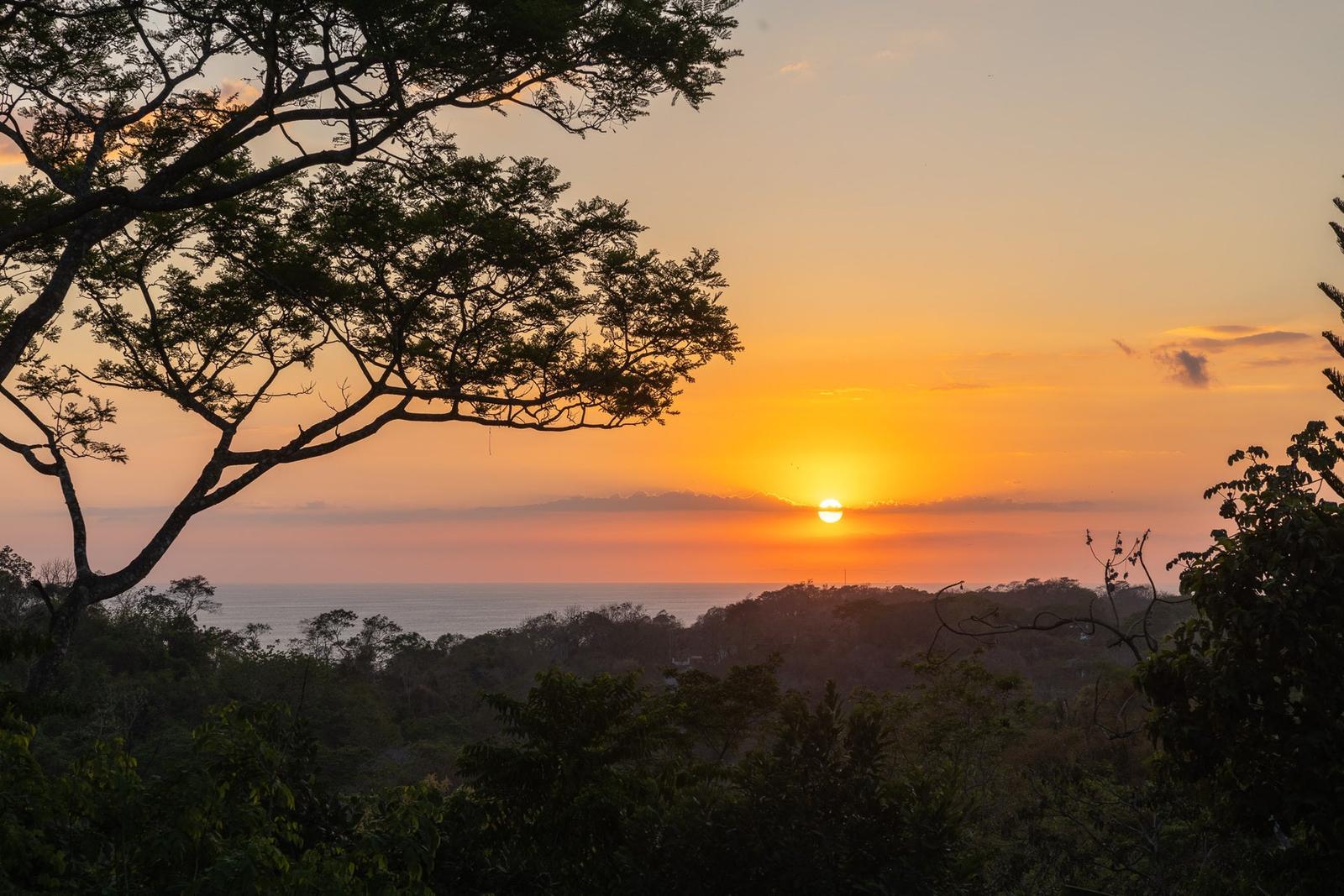 4.45 Acres of Land for Sale, Santiago, Santa Teresa, Puntarenas, Costa Rica — photo 1
