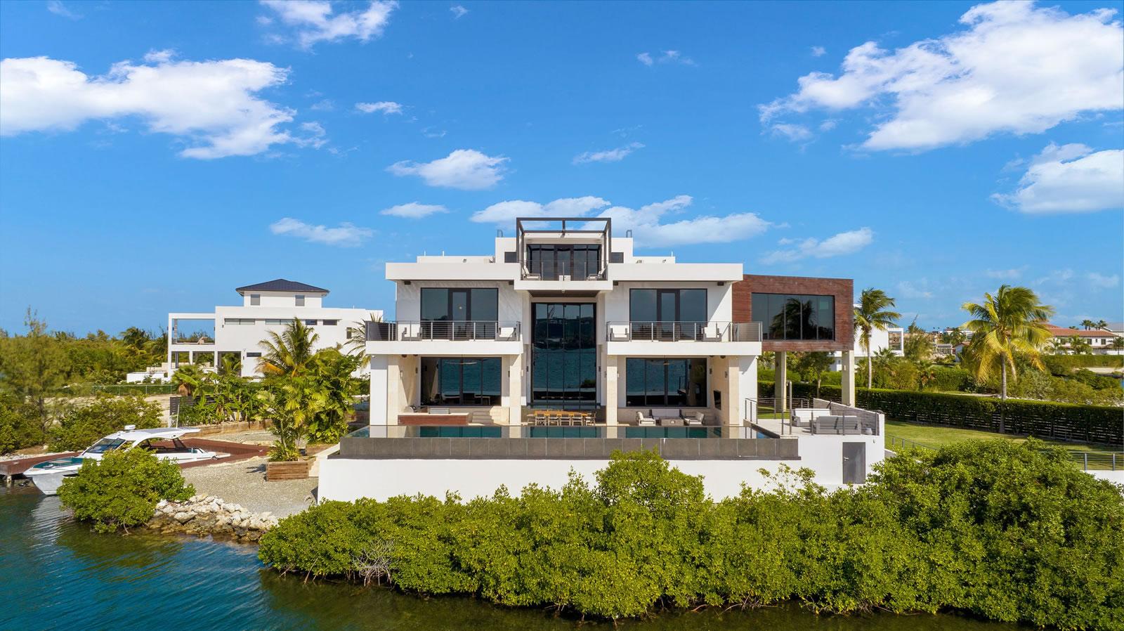 7 Bedroom Ultra-Luxury Home for Sale, Lalique Pointe at Peninsula Quay, Crystal Harbour, Grand Cayman — photo 3
