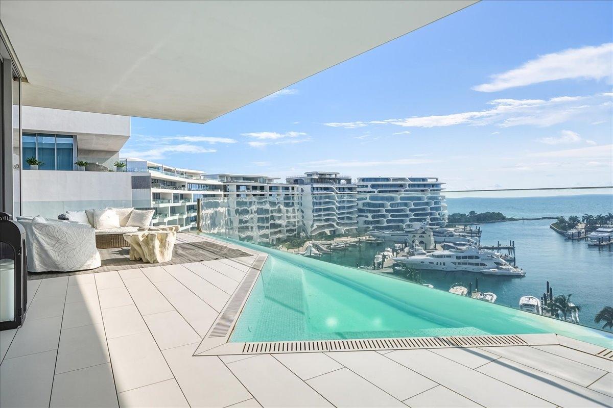 4-bedroom apartment at Honeycomb 7D, Albany, Nassau — photo 1