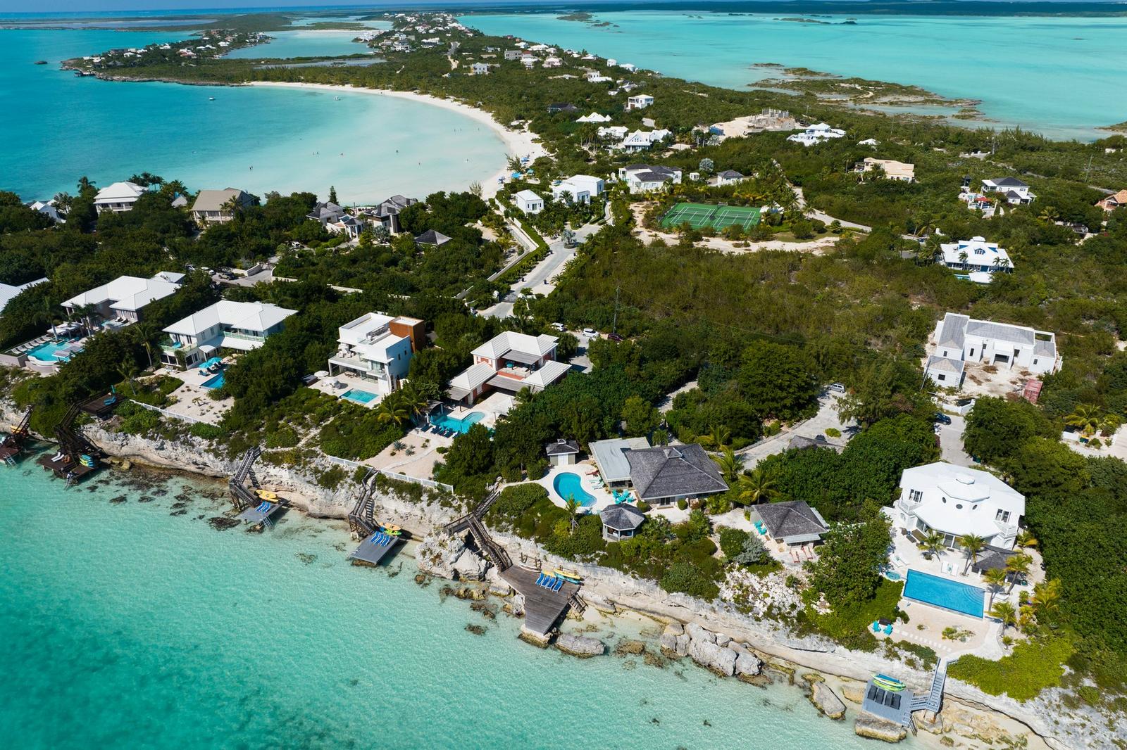Casa De Isle 3BR Villa in Turks and Caicos — photo 1