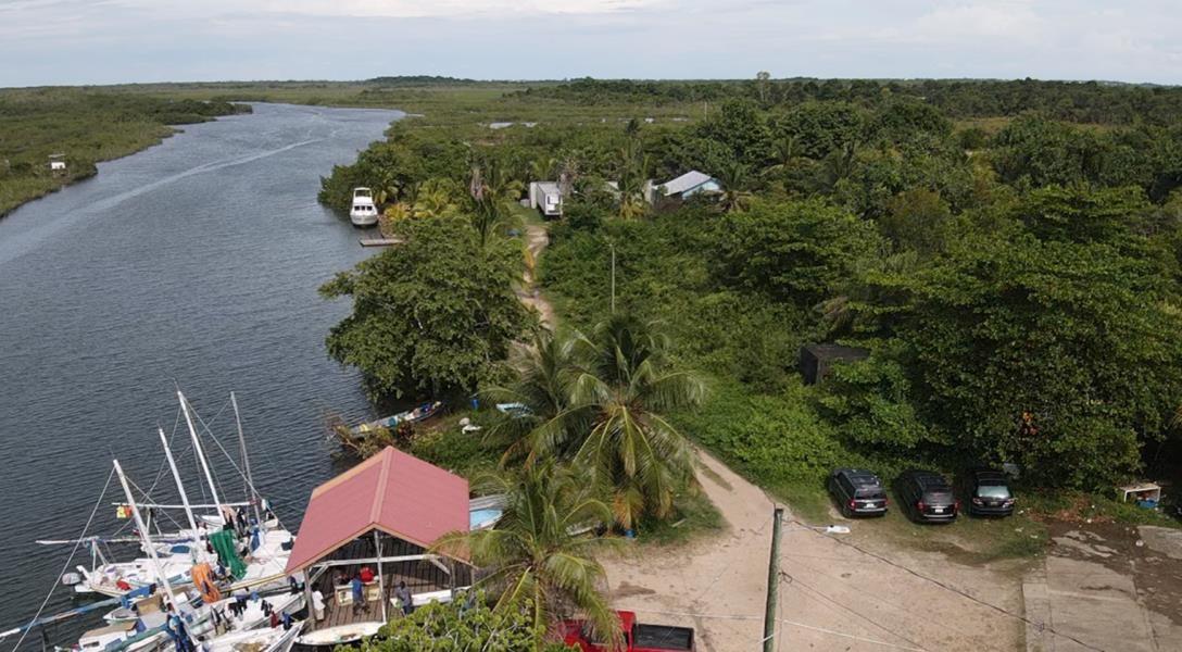 Ready-to-build 0.25 acre lots for sale in Independence, Belize — photo 3